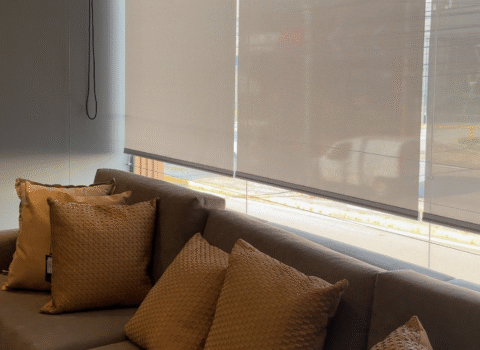 Tecnologia em Alta na Decoração: Entenda Tudo sobre Cortinas Motorizadas e Automatizadas UNIFLEX